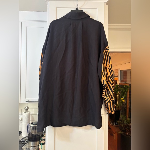 Farm Rio tiger long sleeve button up blouse in black orange combo - Picture 6 of 8